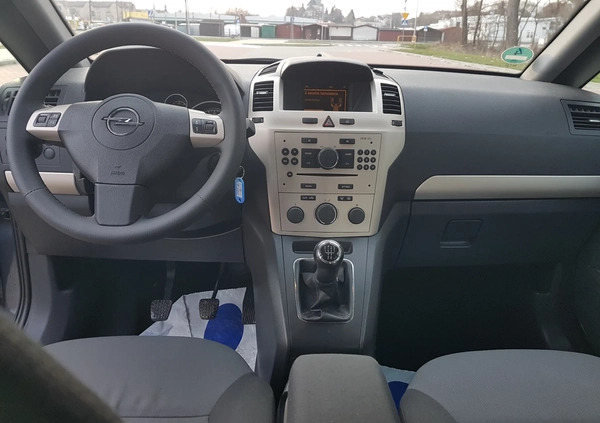 Opel Zafira cena 17900 przebieg: 210994, rok produkcji 2008 z Kowal małe 277